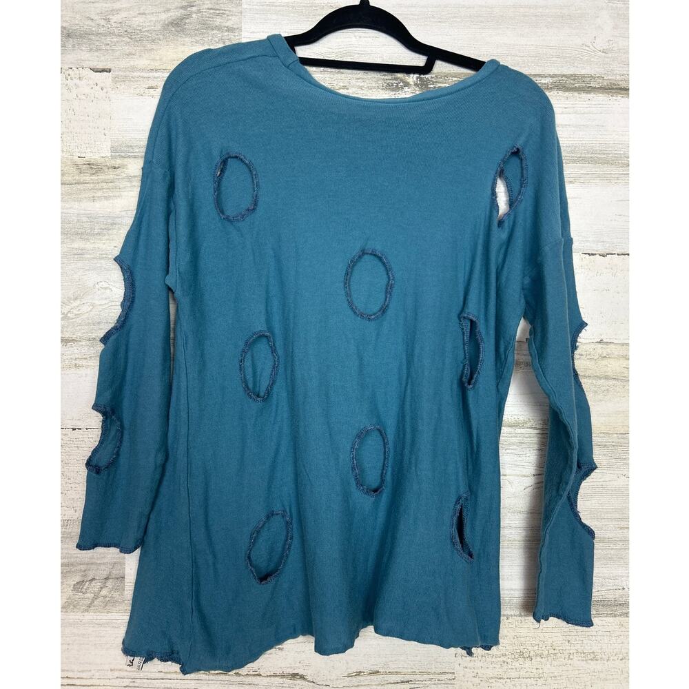 Axel Hardy Womens M Blue Distressed Boho Lagenlook Whole Long Sleeve Top
